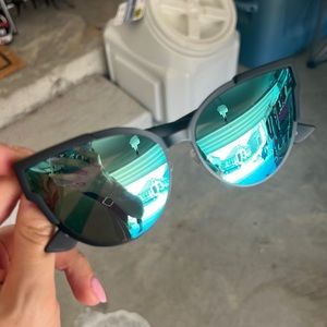 NEW Quay Game On Sunglasses black/blue
